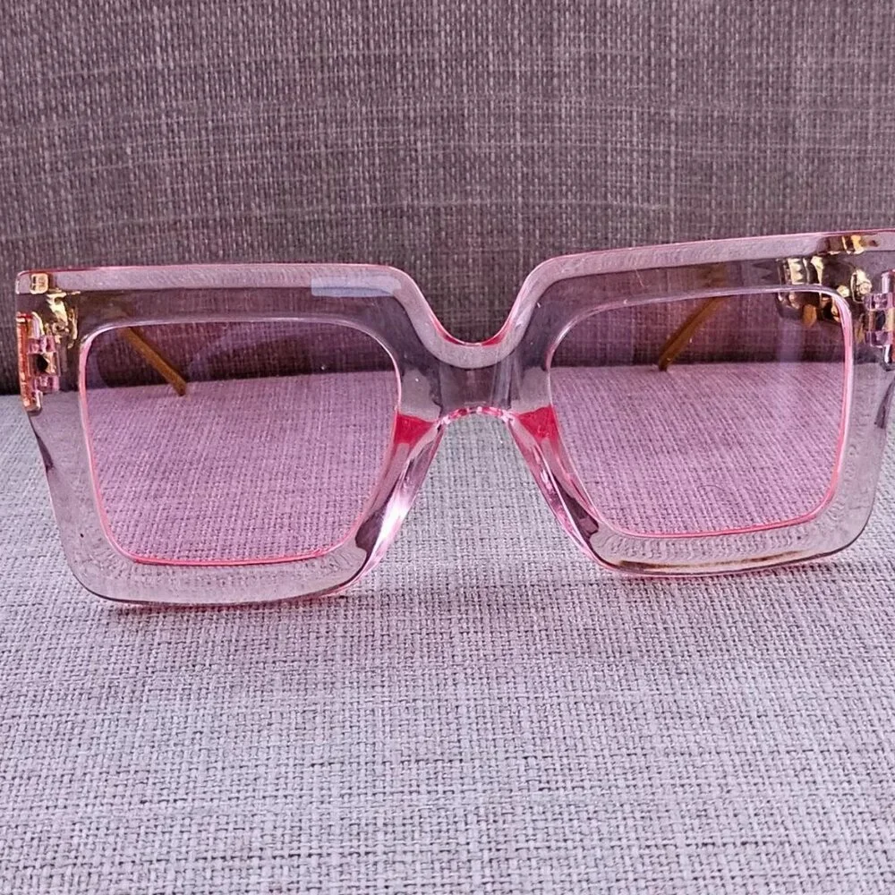 Fashion Women Sunglasses Pink Frame Gold Tone Temple Fancy Eyewear Shades